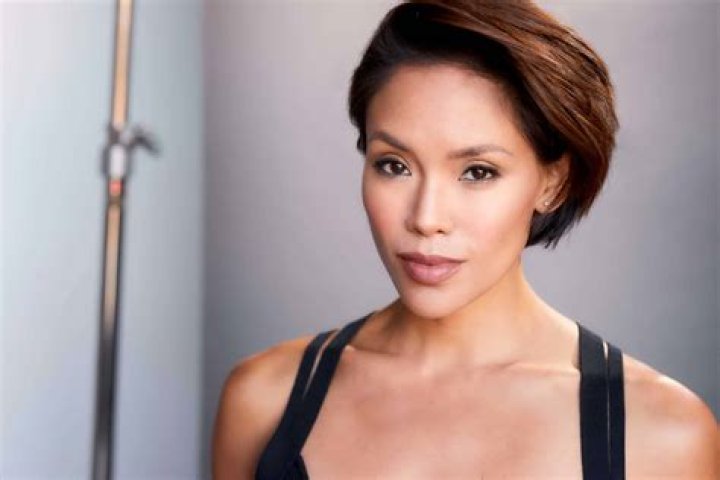 
Jessalyn Wanlim Husband 2022: Is Workin Moms Actress Married To Brett Howell? Relationship Timeline 