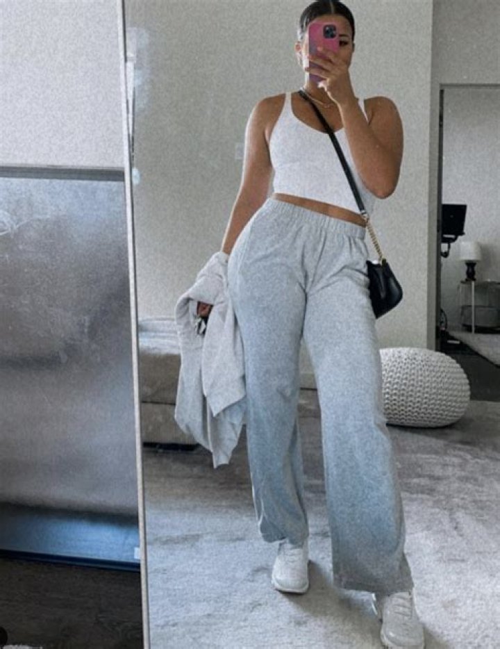 Johanna Devries - Bio, Age, Wiki, Facts and Family