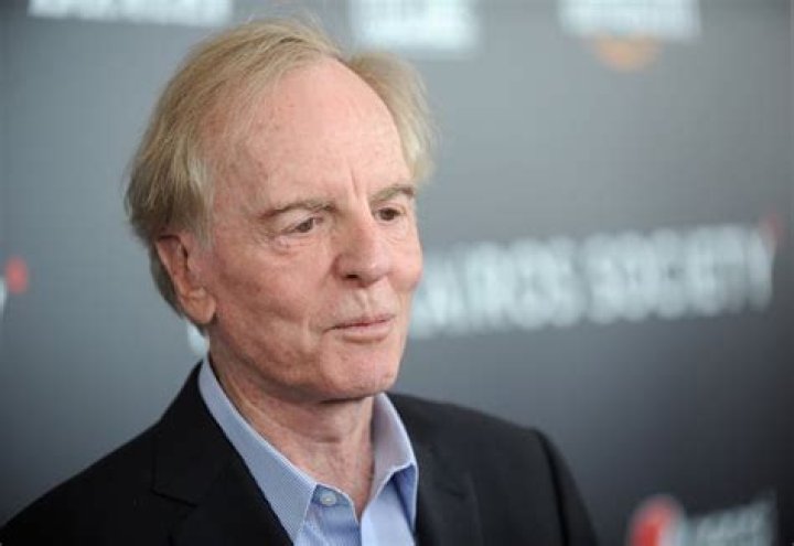 How much is John Sculley’s net worth in 2018 – More about his spouses