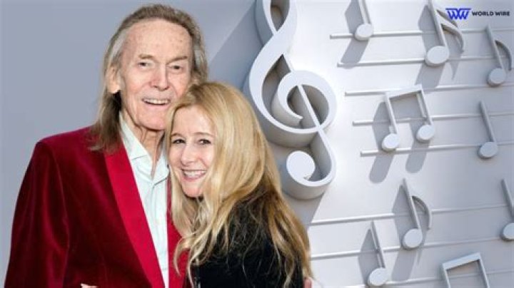 Joni Ernst Wiki, Bio, Age, Height, Husband, Net Worth 2019