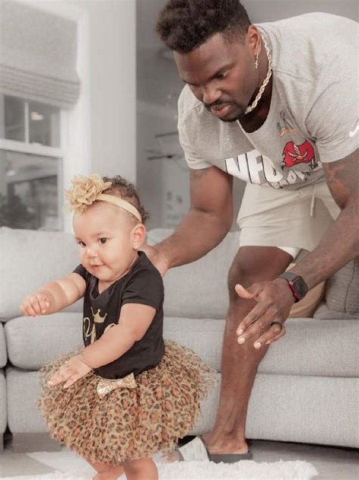 Jordanna Barrett Biography , Age, Shaquil “Shaq” Barrett’s Wife, Children, Instagram