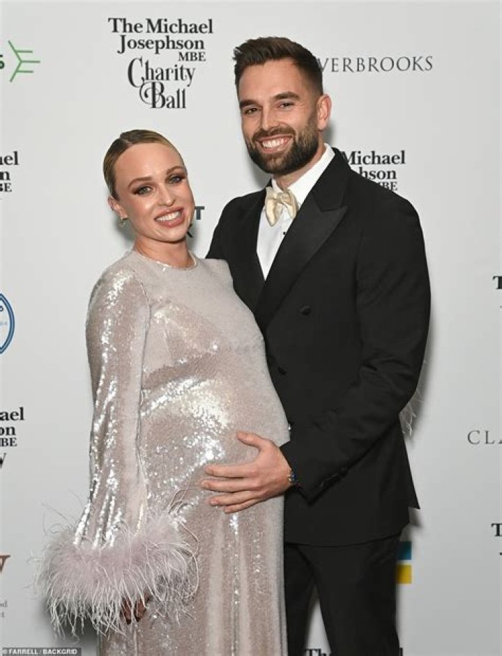 
Jorgie Porter And Partner Oliver Piotrowski Kids As Actress Is Pregnant Again 