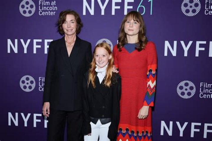 
Julianne Nicholson Height, Weight, Net Worth, Age, Birthday, Wikipedia, Who, Nationality, Biography 