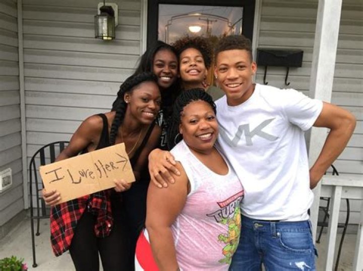 Keyontae Johnson: Girlfriend, Family, Age, Instagram, Collapsed, Wiki, Bio