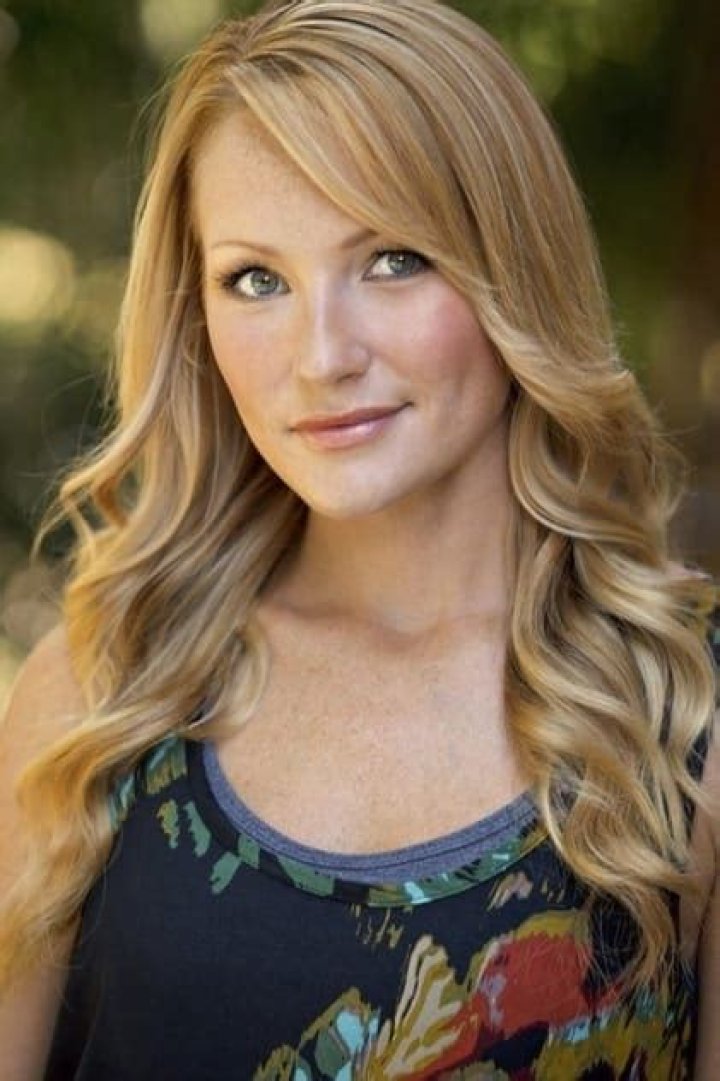 Kimberley Warnat Net Worth