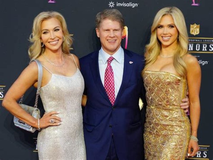 Kimberly Hunt Bio, Age, Family, Husband, Kids, 10News, Networth, Awards