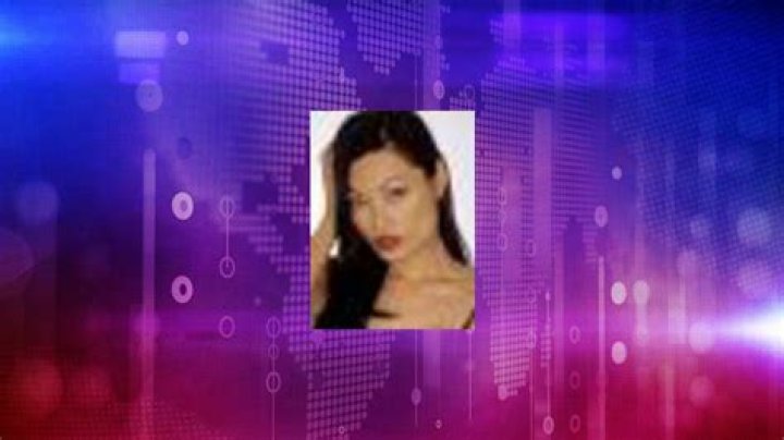 Kira Clavell Net Worth