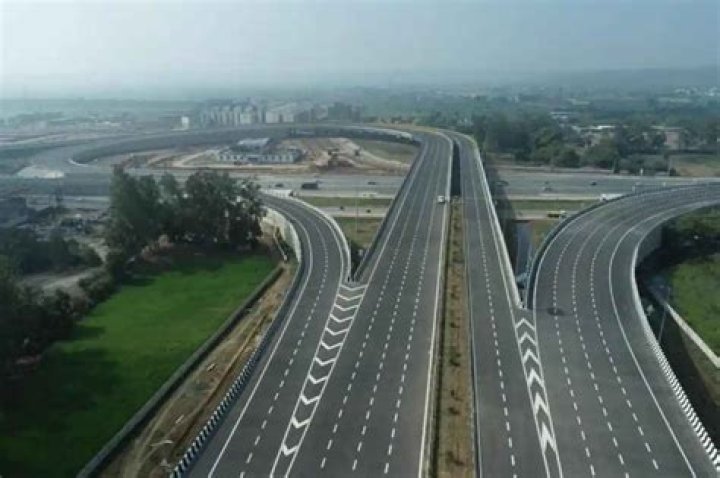 
KMP Expressway largely in darkness despite outlay of crores 