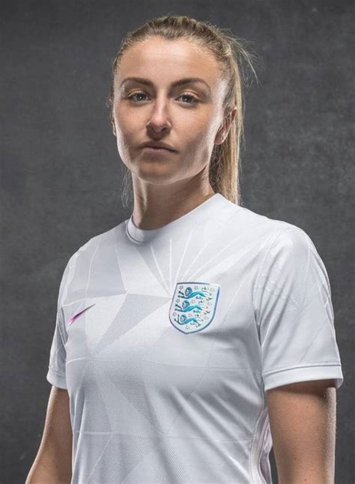 Leah Williamson Age, Height, Nationality, Education, Weight, Teams
