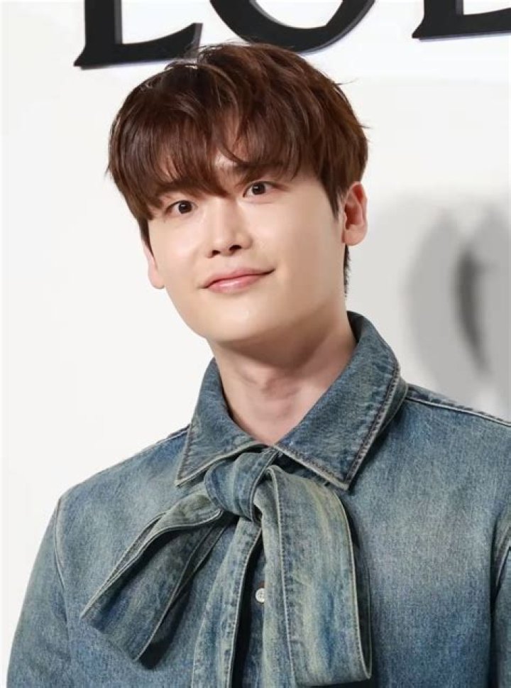 Lee Jong Suk Wiki: What’s His Ethnicity? Religion And Family Details