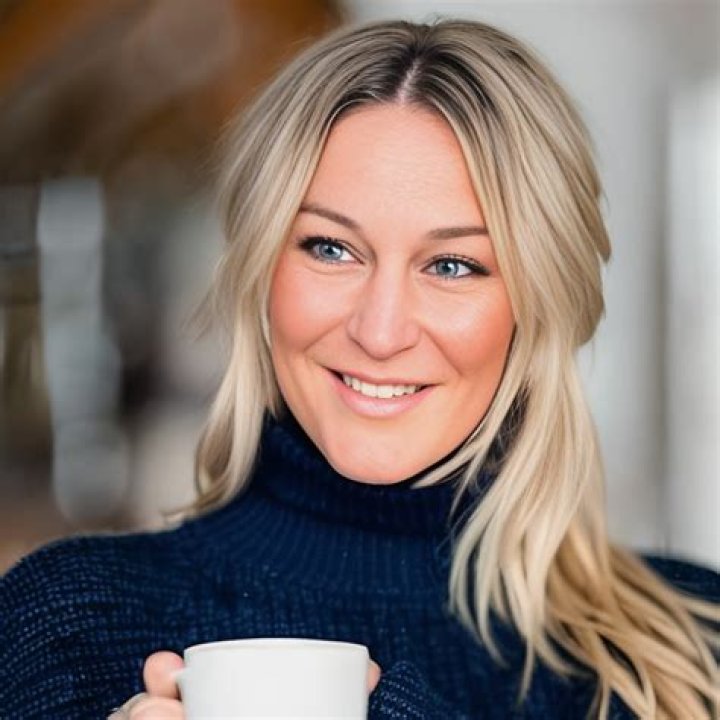 Lenka Stolar Net Worth