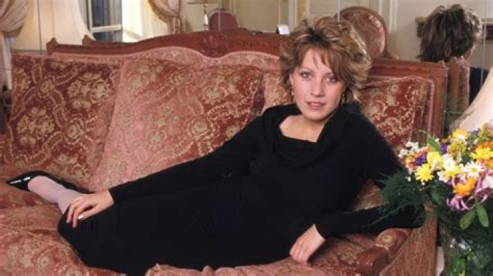 Linda Kozlowski Net Worth