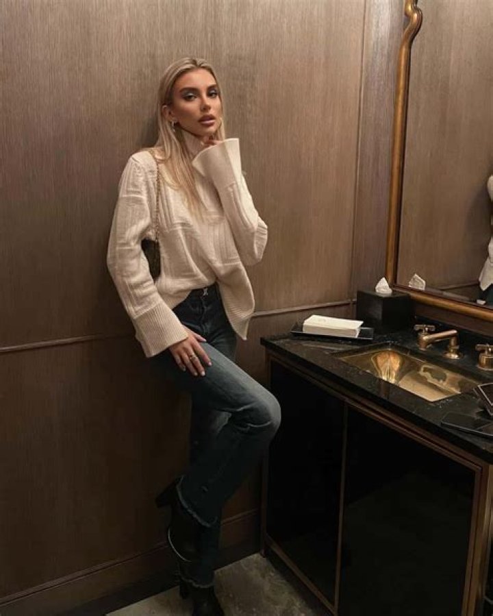 Lindley Mayer Net Worth