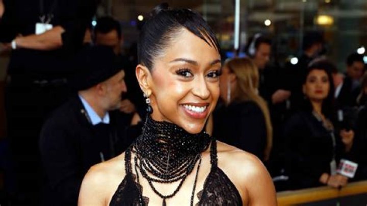 Liza Koshy Height, Weight, Net Worth, Age, Birthday, Wikipedia, Who, Nationality, Biography