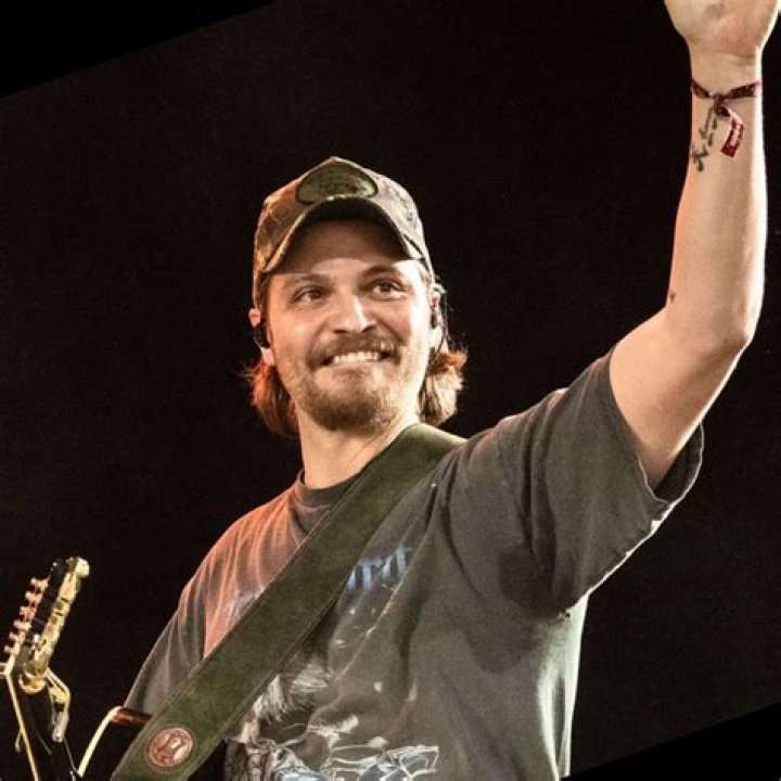 Luke Bonner Net Worth