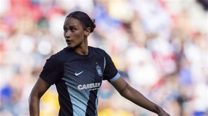 Lynn Williams (soccer)