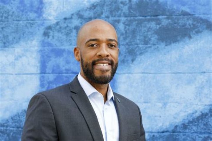 Mandela Barnes Height, Weight, Net Worth, Age, Birthday, Wikipedia, Who, Instagram, Biography