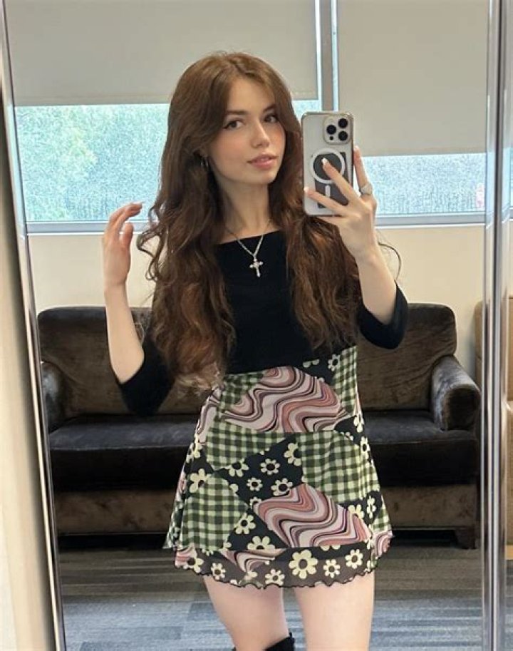 Boyfriend, Dating, Net worth, Parents, Career, Age