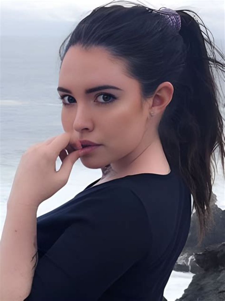 Marina Mui (Model) Wiki, Biography, Age, Height, Weight, Measurements, Boyfriend, Net Worth, Career, Facts