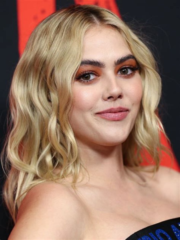 McKaley Miller Height, Weight, Measurements, Bra Size, Shoe Size