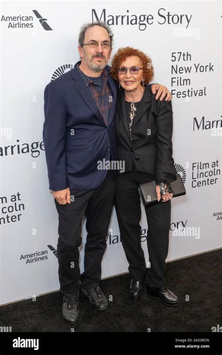 Michelle Saks Smigel Age Wikipedia: Know Robert Smigel Wife Net Worth