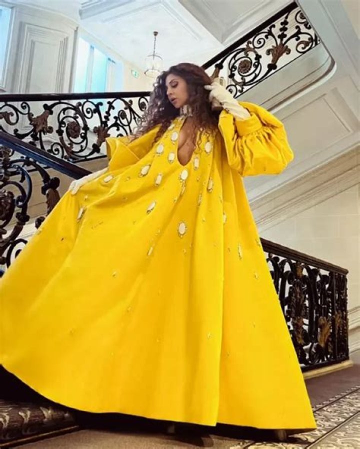 Myriam Fares Height, Weight, Measurements, Bra Size, Shoe Size