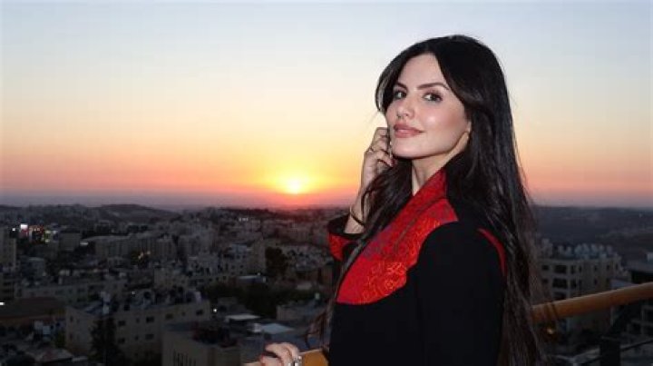 Nadine Avola Net Worth