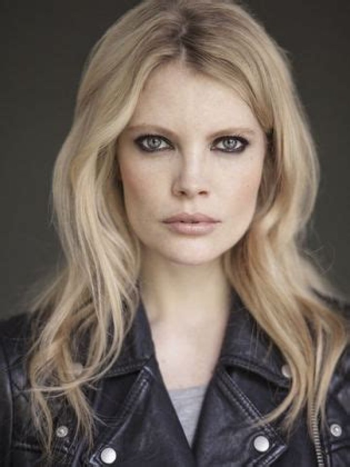 Nathalie Cox Net Worth