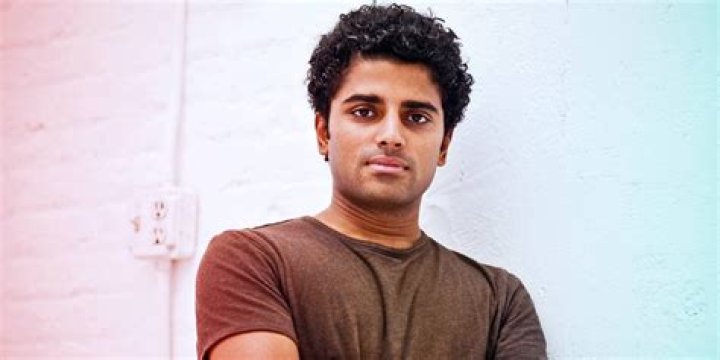 Naveen Selvadurai Net Worth