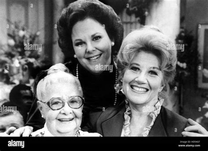 Nedra Volz Death, Husbands, Children, Net Worth, Movies, Age, Height, Wiki-Bio