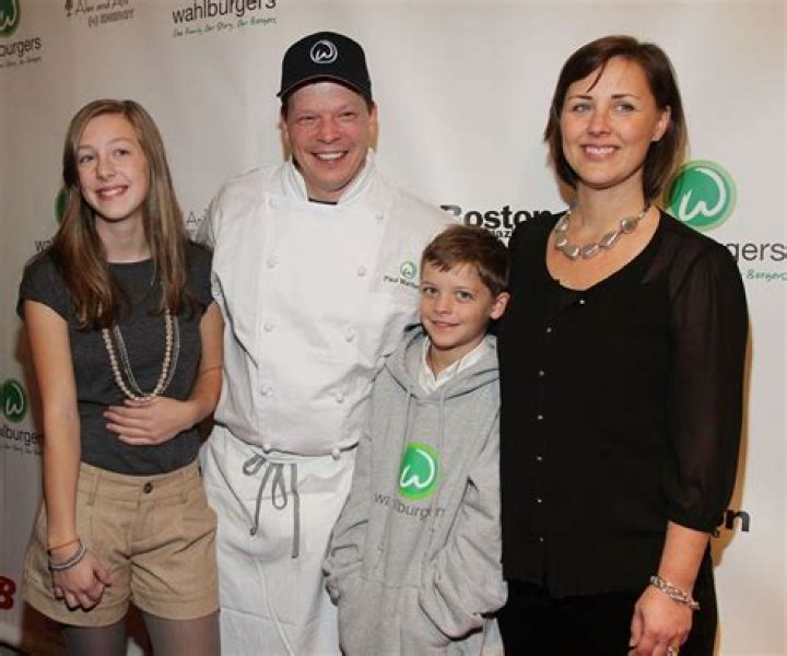 Is Paul Wahlberg Married? Know his Wife, Children, Net worth, Cancer, Siblings, Height