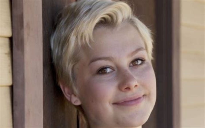 Phoebe Bridgers Phone Number, WhatsApp Number Contact Mobile