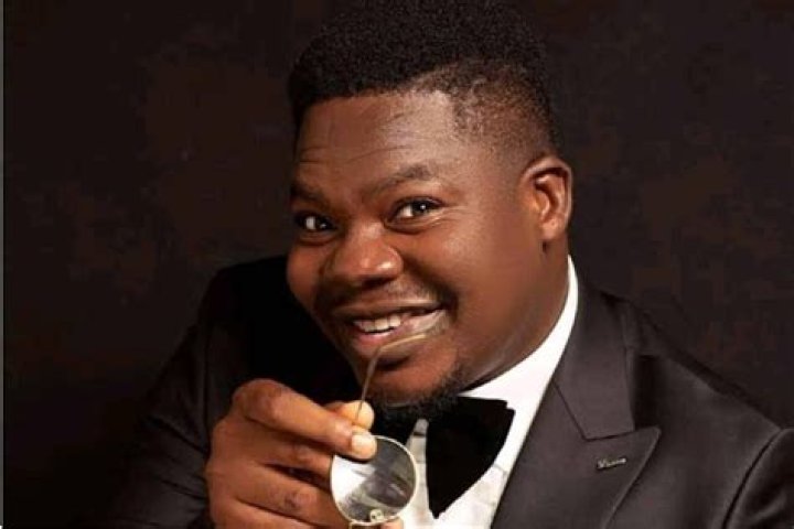 
Politicians Are United In Corruption – Mr Macaroni 