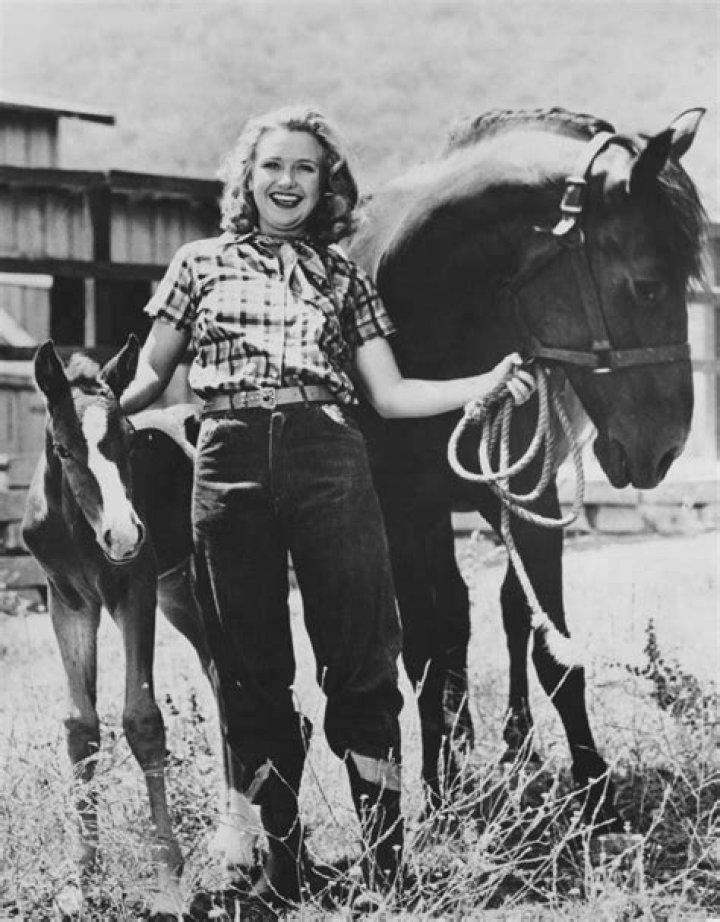 Priscilla Lane Net Worth