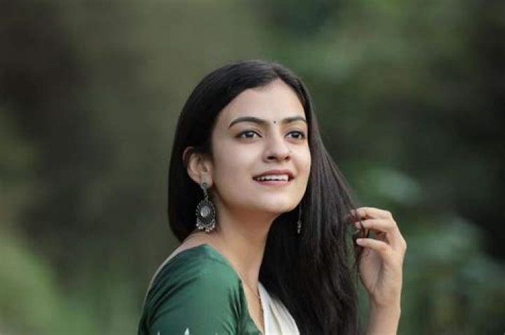 Priya Prakash Varrier Phone Number, WhatsApp Number, Address, Email