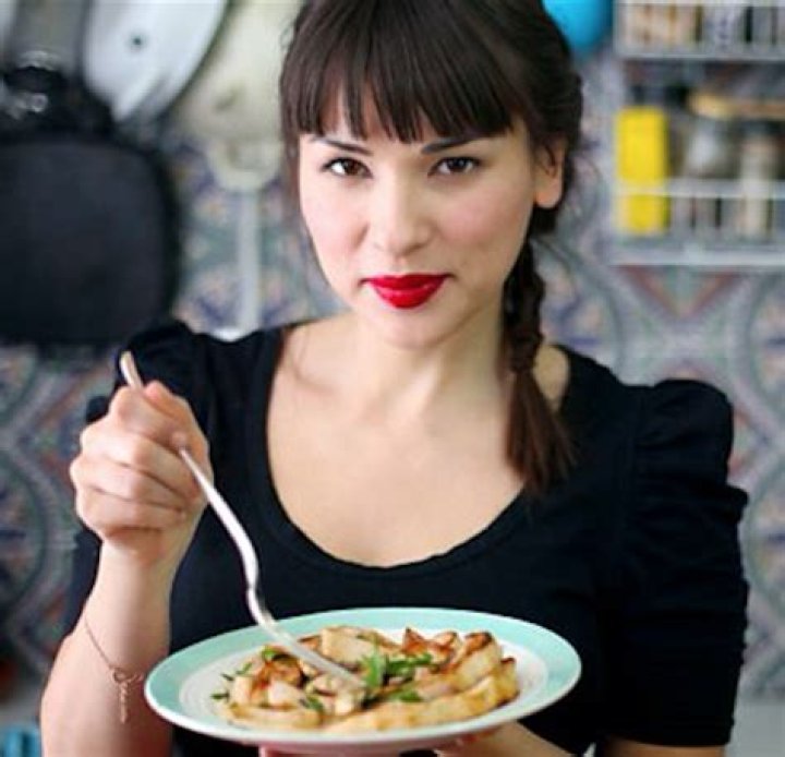 Rachel Khoo Height, Weight, Net Worth, Age, Birthday, Wikipedia, Who, Instagram, Biography