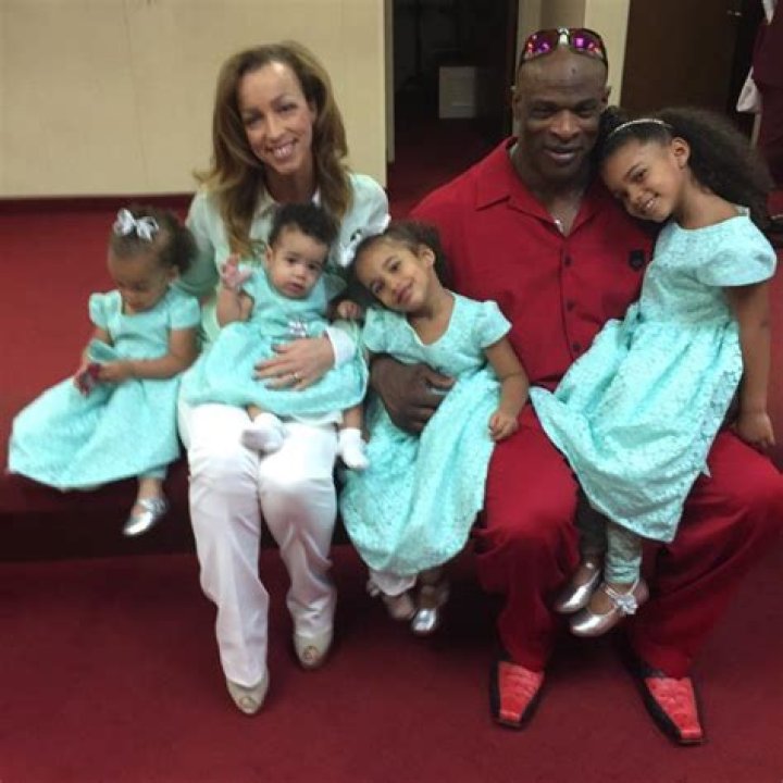 Ramona Lofton Biography, Age, Family, Relationship, Career and Net Worth