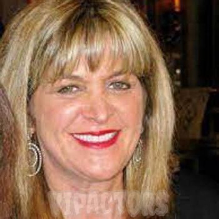 Randi Oakes Net Worth