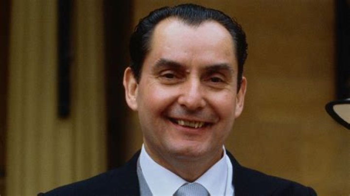 Ray Reardon – Meet Welsh Retired Professional Snooker Player
