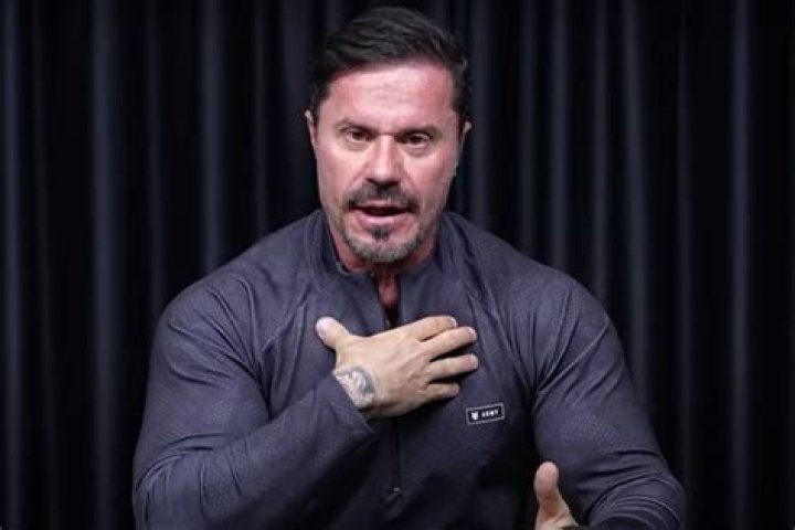 Renato Cariani Wikipedia: Esposa Tatiane Cariani And Familia