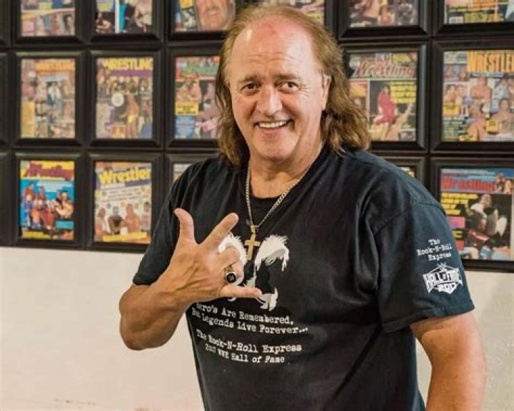 Robert Gibson Net Worth