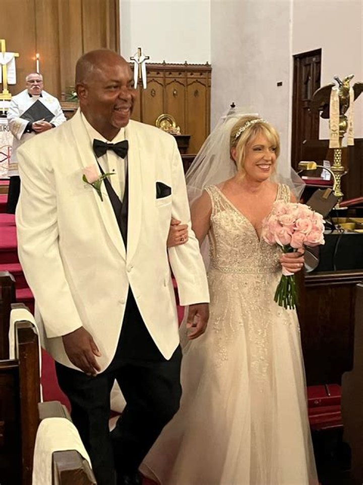 Royce Jones(KDKA Reporter) Bio, Wiki, Age, Height, Wife, Married, KDKA, Salary, Net worth, Instagram