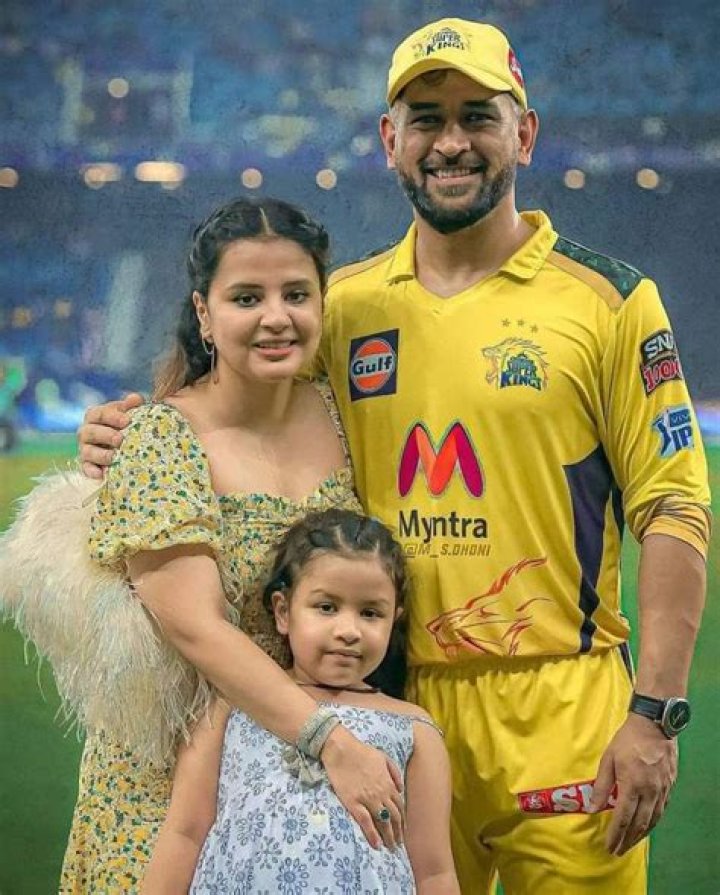 Sakshi Dhoni Height, Weight, Net Worth, Age, Birthday, Wikipedia, Who, Nationality, Biography