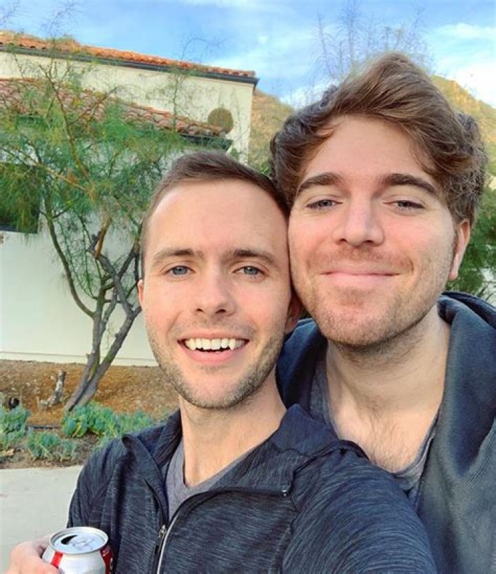 Shane Dawson Net Worth, Boyfriend, Partner, Brother, Height, Bio
