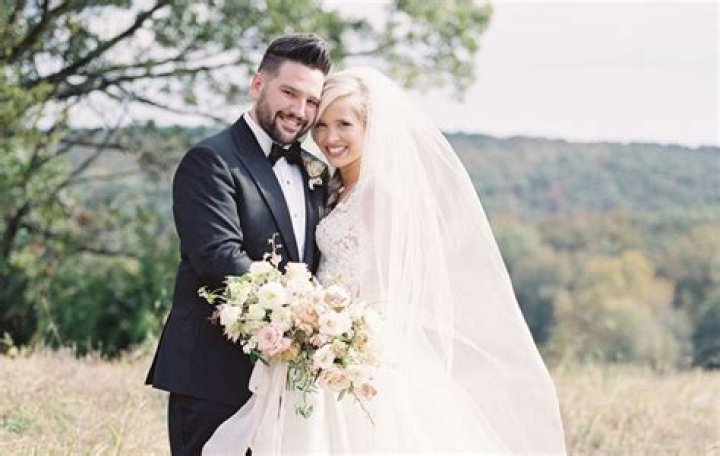 Shay Mooney Wedding, Wife, Kids, Affairs, Facts, Wiki-Bio