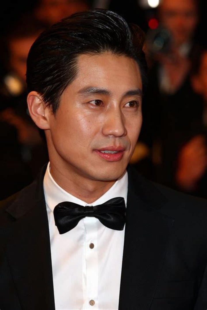 Shin Ha-kyun Net Worth