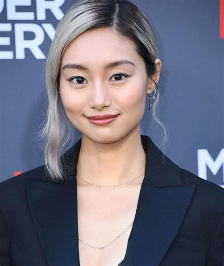 Shioli Kutsuna Height, Weight, Measurements, Bra Size, Shoe Size