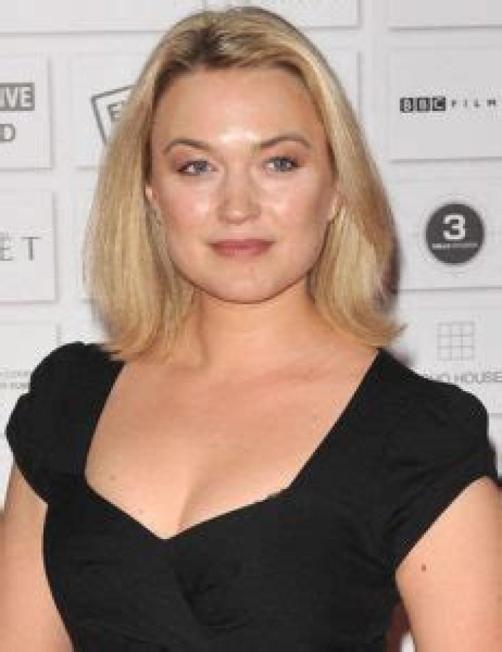 Sophia Myles Height, Weight, Measurements, Bra Size, Shoe Size