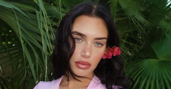 Stassie Karanikolaou Wiki, Age, Parents, Net Worth, Boyfriend, Sister