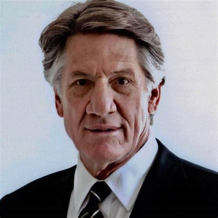 Stephen Macht Net Worth